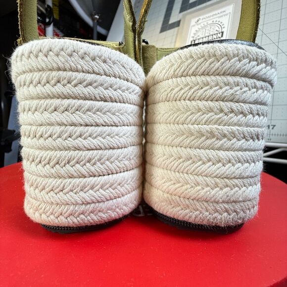 SOREL® | CAMERON™ WEDGE SANDAL | OLIVE/BLK/OFF-WHT | SUEDE | XLNT | - Picture 12 of 16